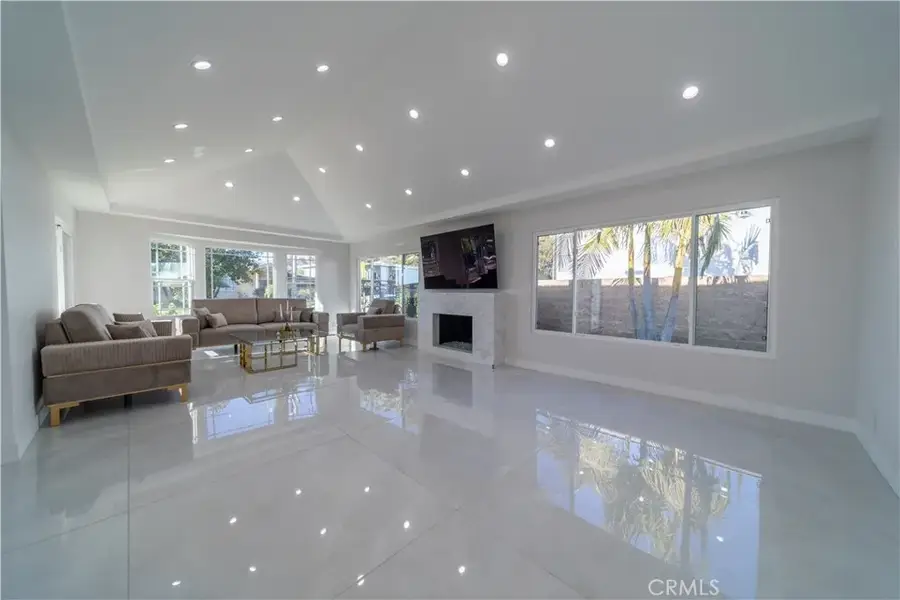 902 E Walnut Avenue, Burbank, CA 91501 - #3