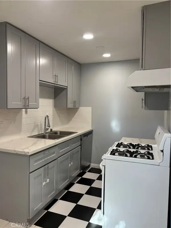 8641 Glenoaks #131, Los Angeles, CA 91352