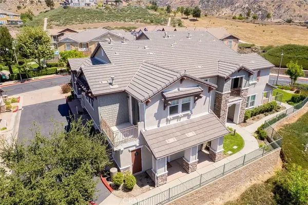 16739 Nicklaus Drive #25, Sylmar, CA 91342