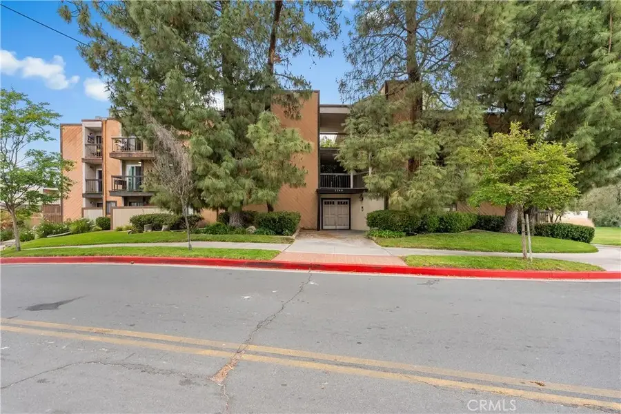 1745 Holly #302, Glendale, CA 91206 - #2