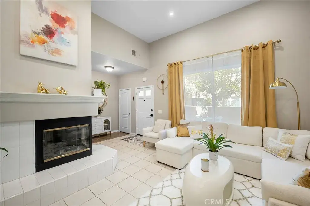 25703 Holiday Circle #C, Stevenson Ranch, CA 91381 - #1