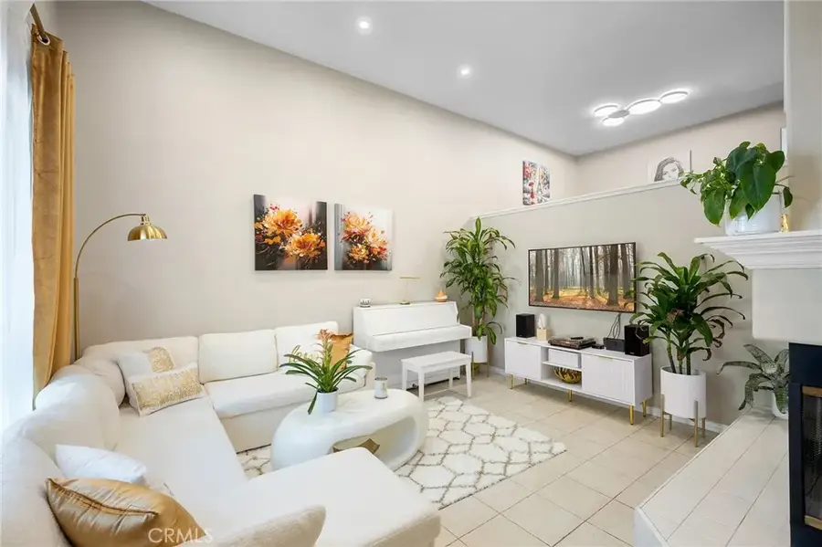 25703 Holiday Circle #C, Stevenson Ranch, CA 91381 - #3
