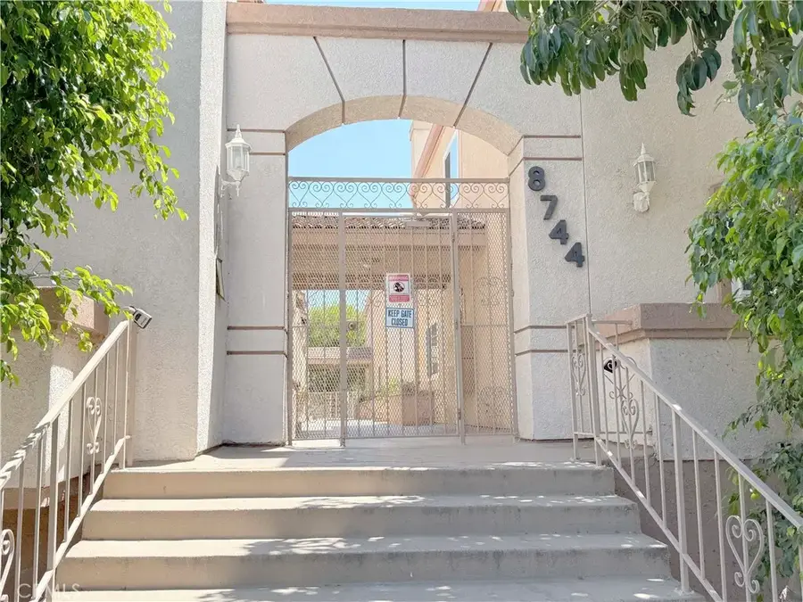 8744 Darby Avenue #14, Northridge, CA 91325 - #2
