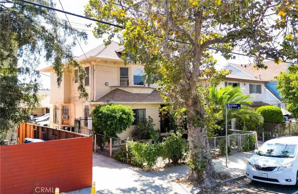 2006 12th, Los Angeles, CA 90006 - #1