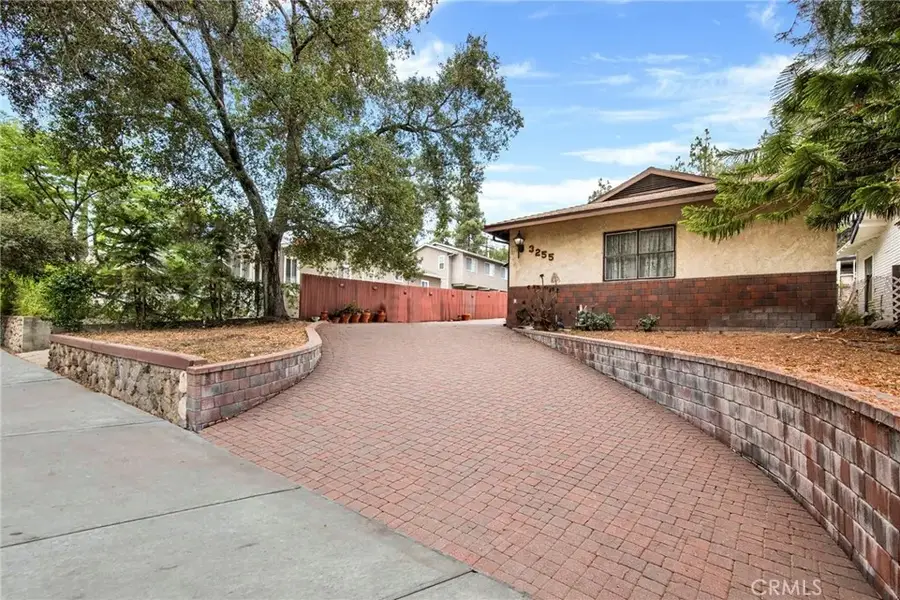 3255 Montrose, Glendale, CA 91214 - #2