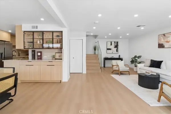 10234 Variel, Chatsworth, CA 91311