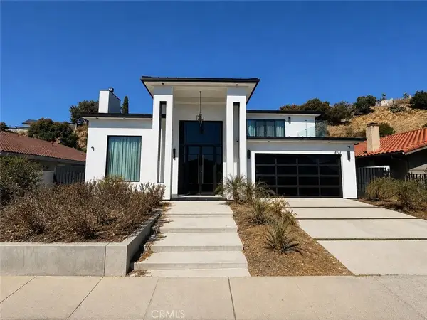 3032 Amigos Drive, Burbank, CA 91504
