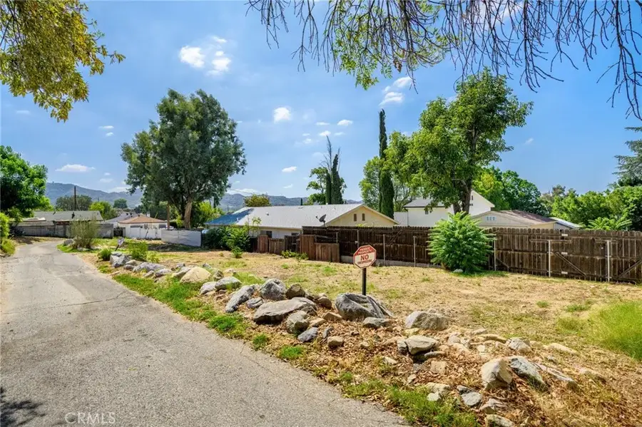 7701 W Forsythe, Tujunga, CA 91042 - #2