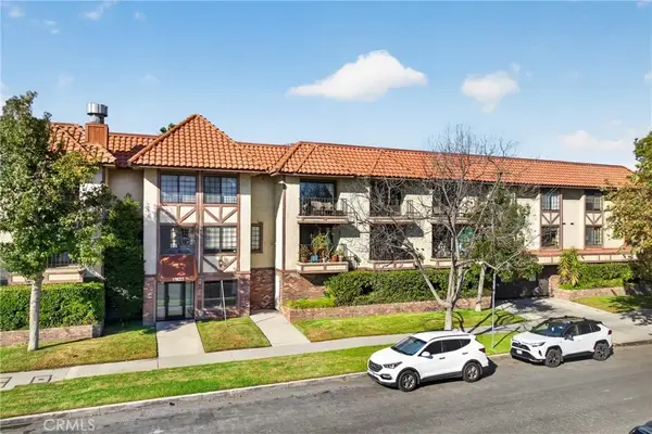 11127 La Maida #17, North Hollywood, CA 91601