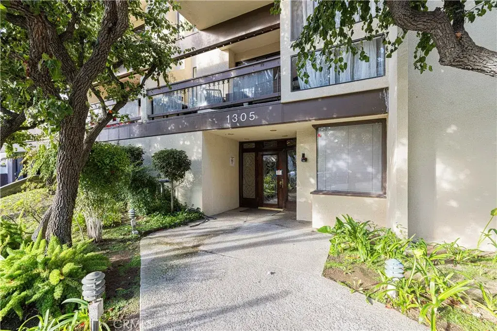 1305 N Columbus #203, Glendale, CA 91202 - #1
