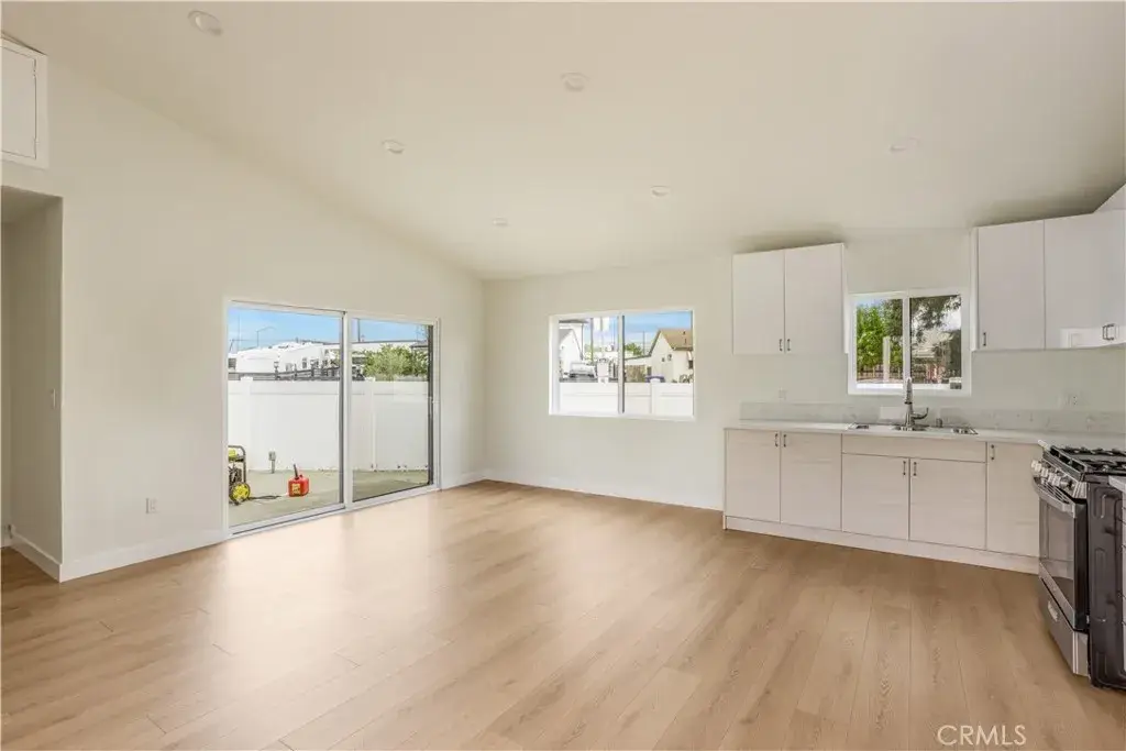 10957 Crockett, Sun Valley, CA 91352 - #1