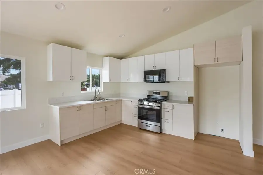 10957 Crockett, Sun Valley, CA 91352 - #2