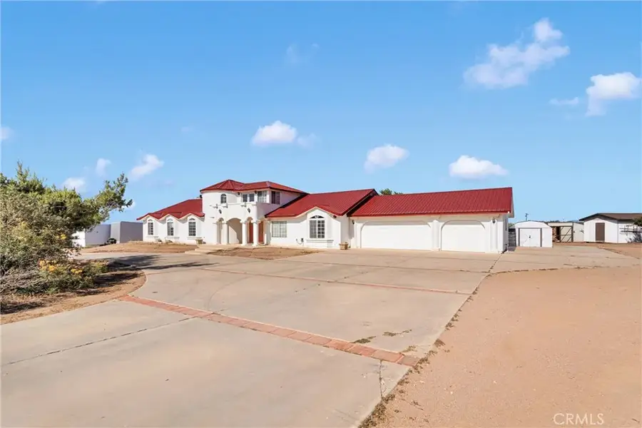 8381 White Road, Phelan, CA 92371 - Image #2