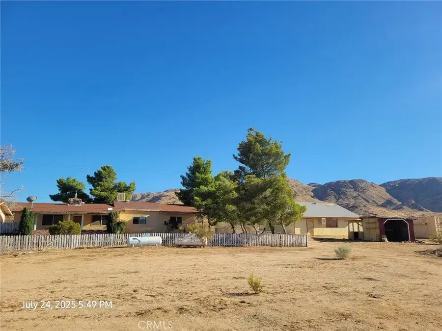 27177 Cahuilla Road, Apple Valley, CA 92307 - Image #2