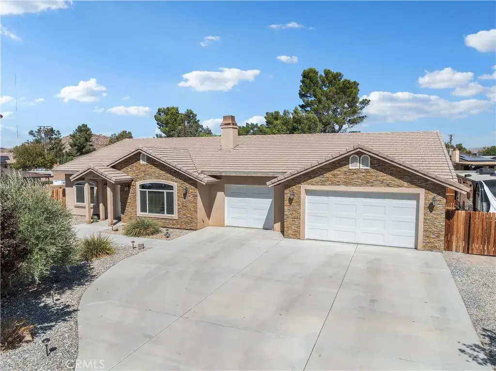 14385 Crow Road, Apple Valley, CA 92307 - Image #1
