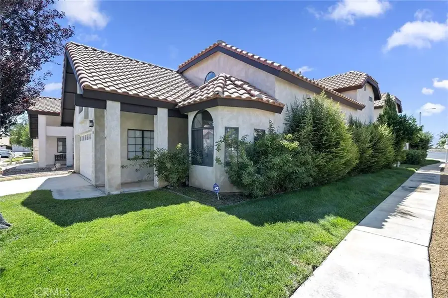 19229 Pine, Apple Valley, CA 92308 - Image #2