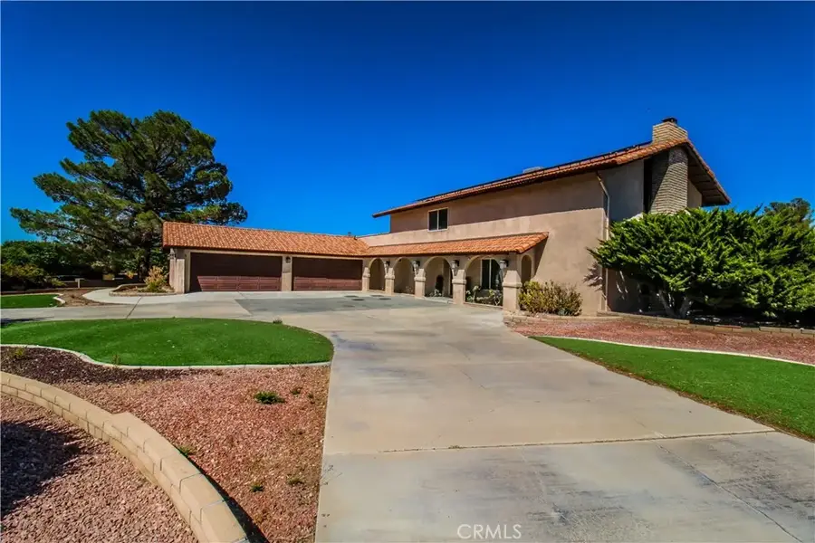 19098 Tecumseh, Apple Valley, CA 92307 - Image #2