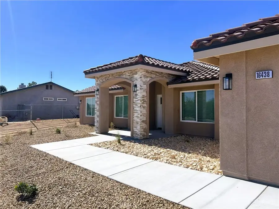 16438 Llanada Avenue, Victorville, CA 92394 - Image #3