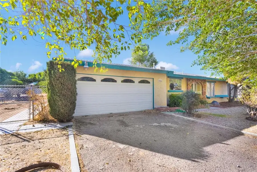 12566 Iroquois Road, Apple Valley, CA 92308 - Image #2