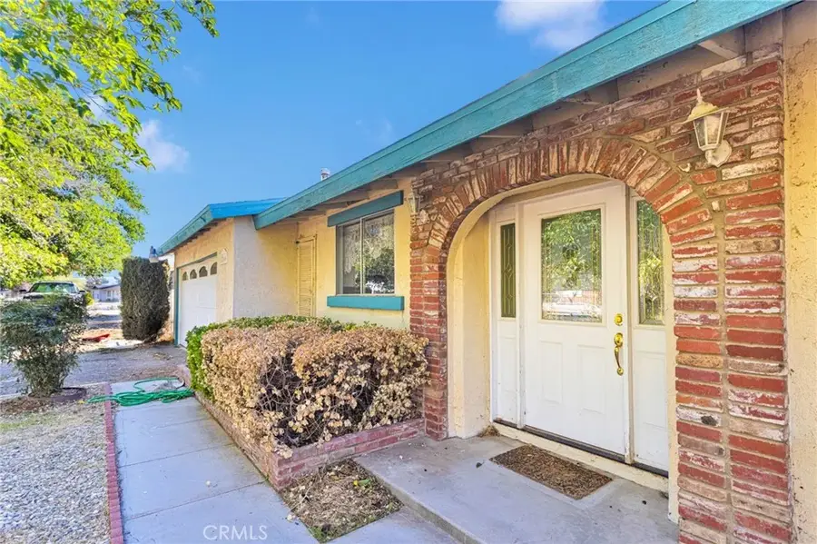 12566 Iroquois Road, Apple Valley, CA 92308 - Image #3