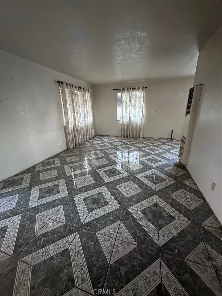 262 N Larch Avenue, Rialto, CA 92376 - Image #3