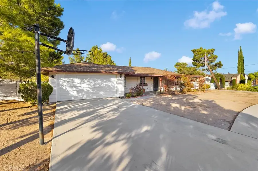 18442 Hinton, Hesperia, CA 92345 - Image #3