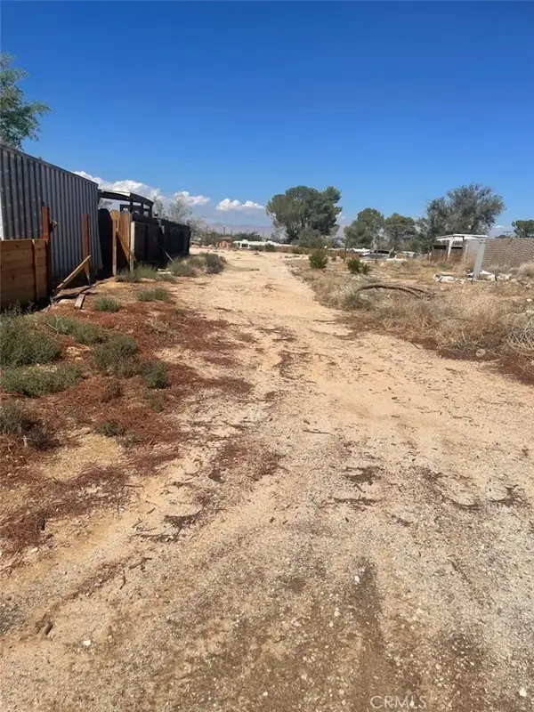 185 Camp Fire, California City, CA 93505