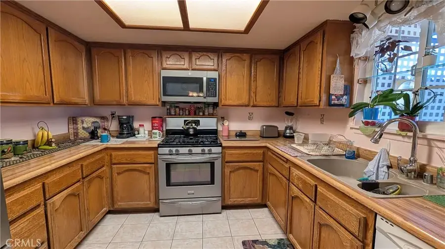 28210 Desert View, Apple Valley, CA 92308 - Image #3