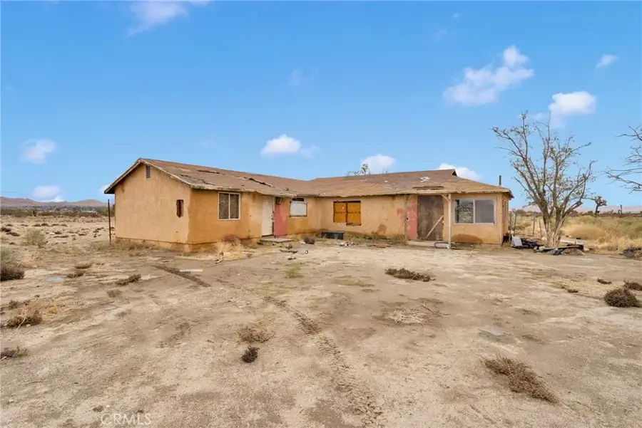 18227 E Avenue Q, Palmdale, CA 93591 - #2