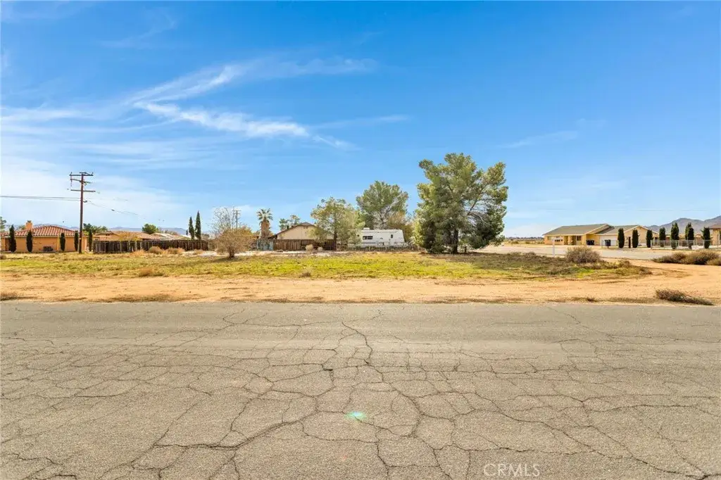 16693 Navajo, Apple Valley, CA 92307 - Image #1
