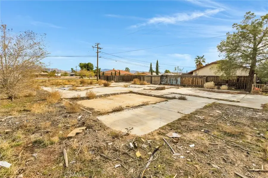 16693 Navajo, Apple Valley, CA 92307 - Image #3