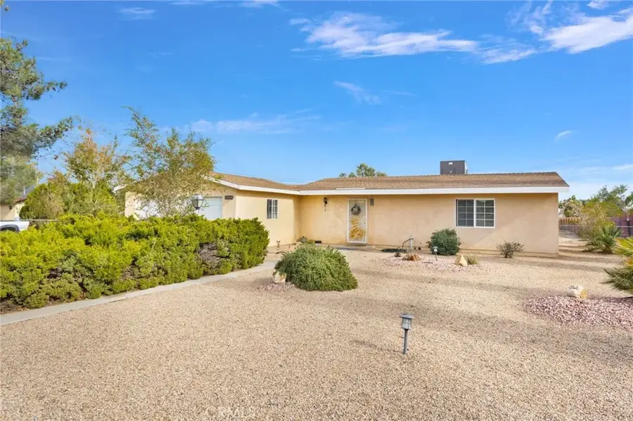 11121 Oakwood, Hesperia, CA 92345 - Image #2