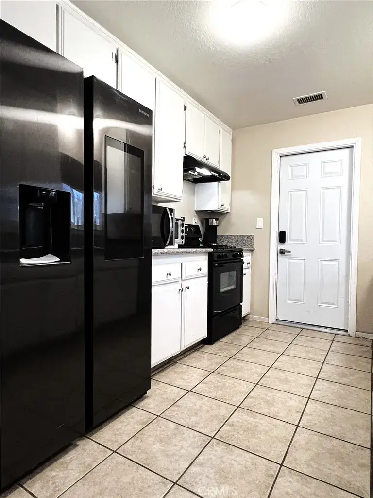 11574 Shangri La, Hesperia, CA 92345 - Image #3