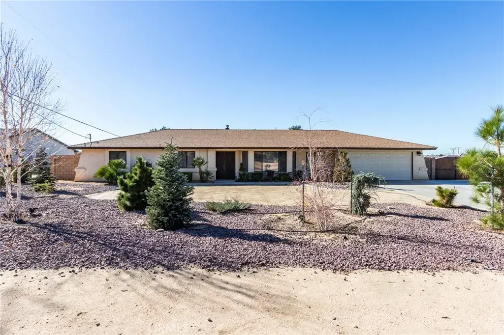 14076 Wawona Road, Apple Valley, CA 92307 - Image #1