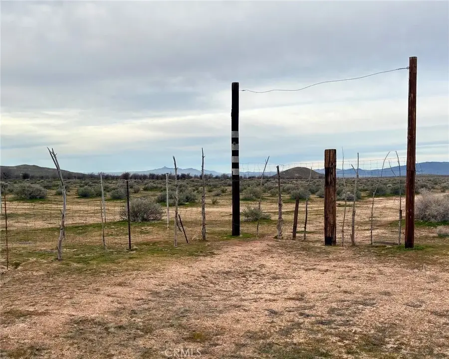 39025 Hervey, Hinkley, CA 92347 - Image #2