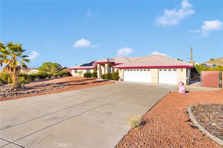 16460 Malahat Road, Apple Valley, CA 92307 - #3