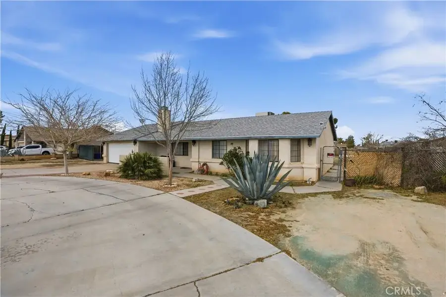 15572 Riverside Street, Hesperia, CA 92345 - #3