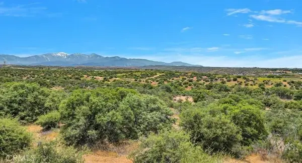 2 Smith Rd, Phelan, CA 92371