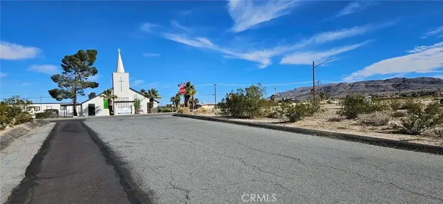 800 Utah Trl., Twentynine Palms, CA 92277 - #3