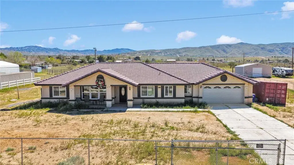 23661 Laurel, Apple Valley, CA 92308 - #1