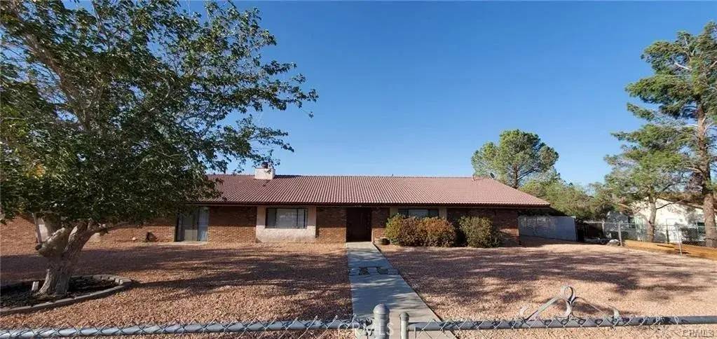 21186 Standing Rock Avenue, Apple Valley, CA 92307 - #1