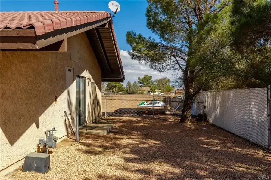 21186 Standing Rock Avenue, Apple Valley, CA 92307 - #3
