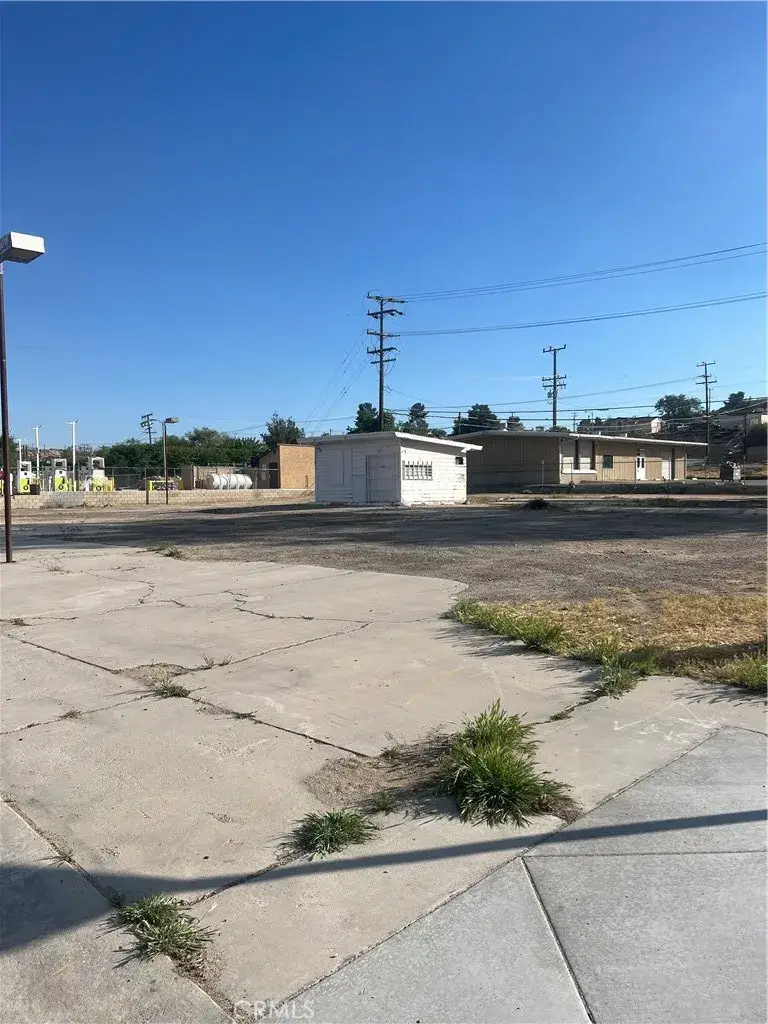 16617 D, Victorville, CA 92395 - #3