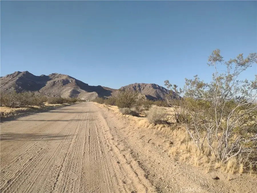 5 Venada, Lucerne Valley, CA 92356 - #3