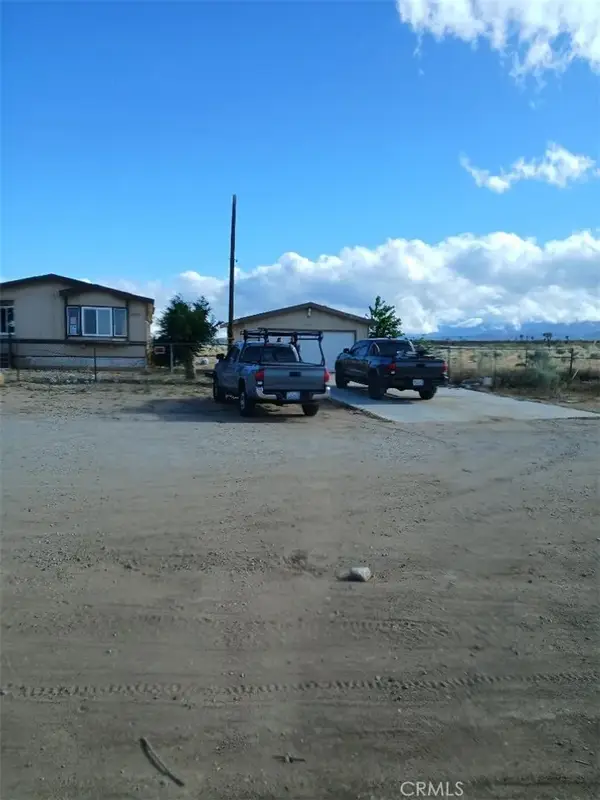 10075 Dos Palmas Rd, Victorville, CA 92392