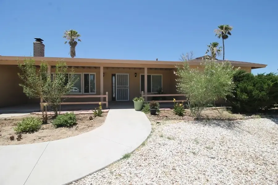 28 Barcelona Court, Barstow, CA 92311 - #2