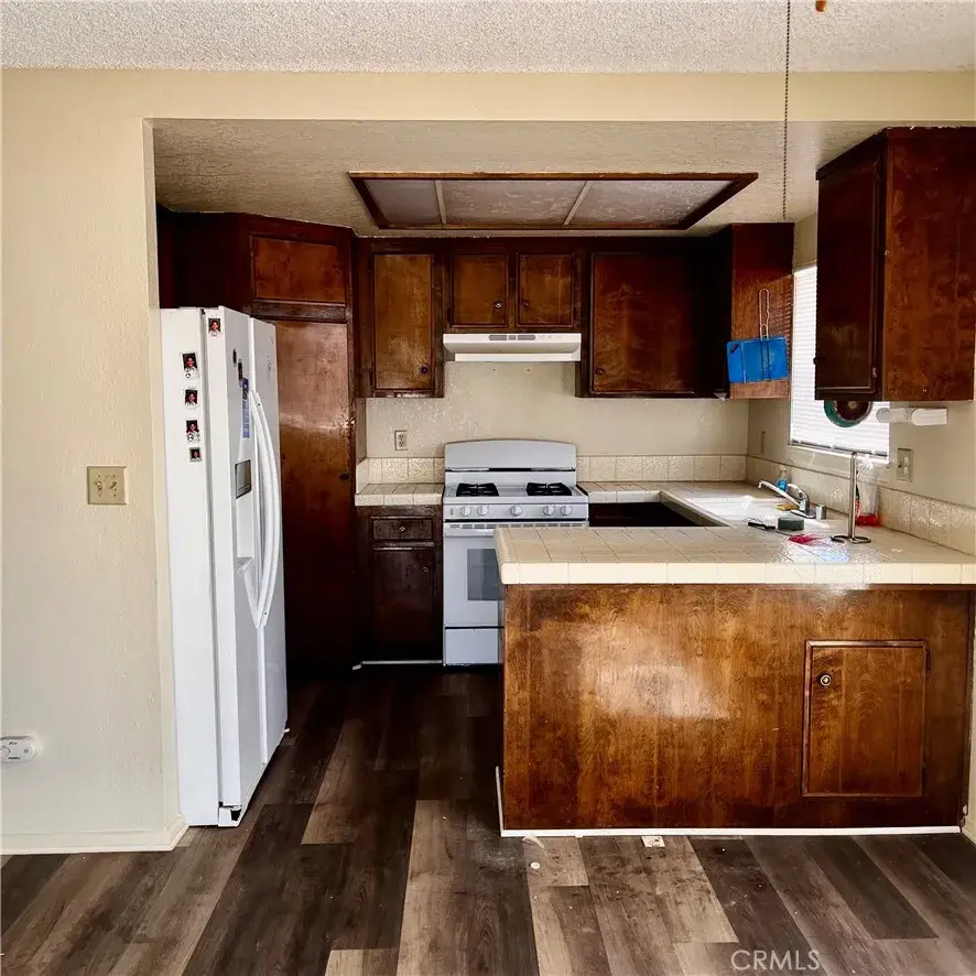 15590 Erie Road, Apple Valley, CA 92307 - #3
