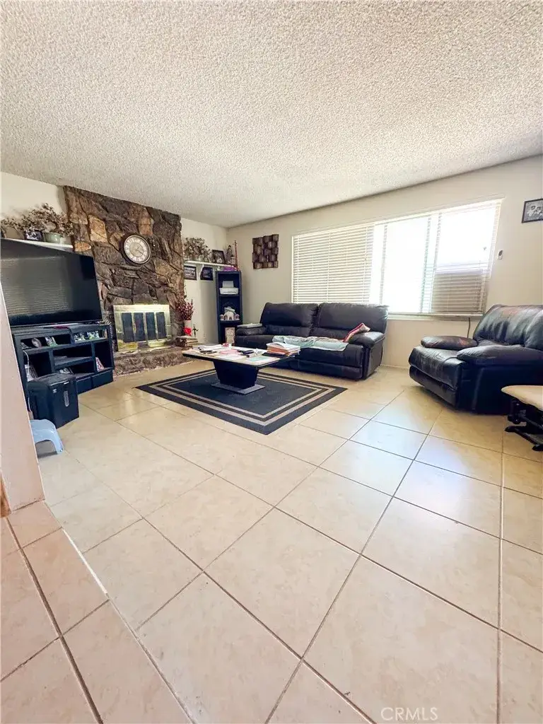 2016 Barcelona Circle, Barstow, CA 92311 - #3