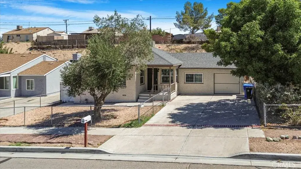 705 S 2nd, Barstow, CA 92311 - #1