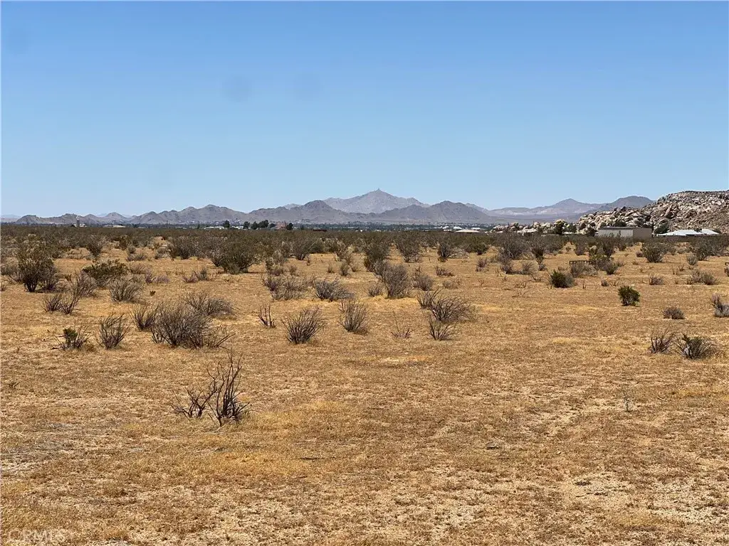 5 Del Oro, Apple Valley, CA 92308 - #1